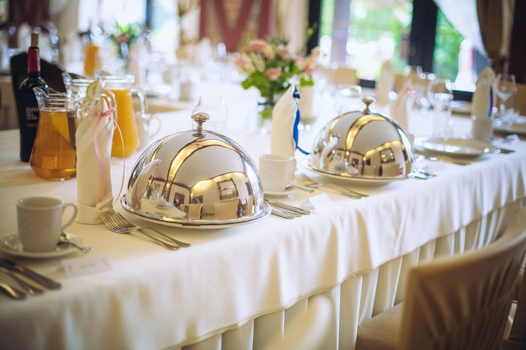 Hubertus Aparthotel & Restaurant & Horse Club Starogard Gdanski Bilik gambar