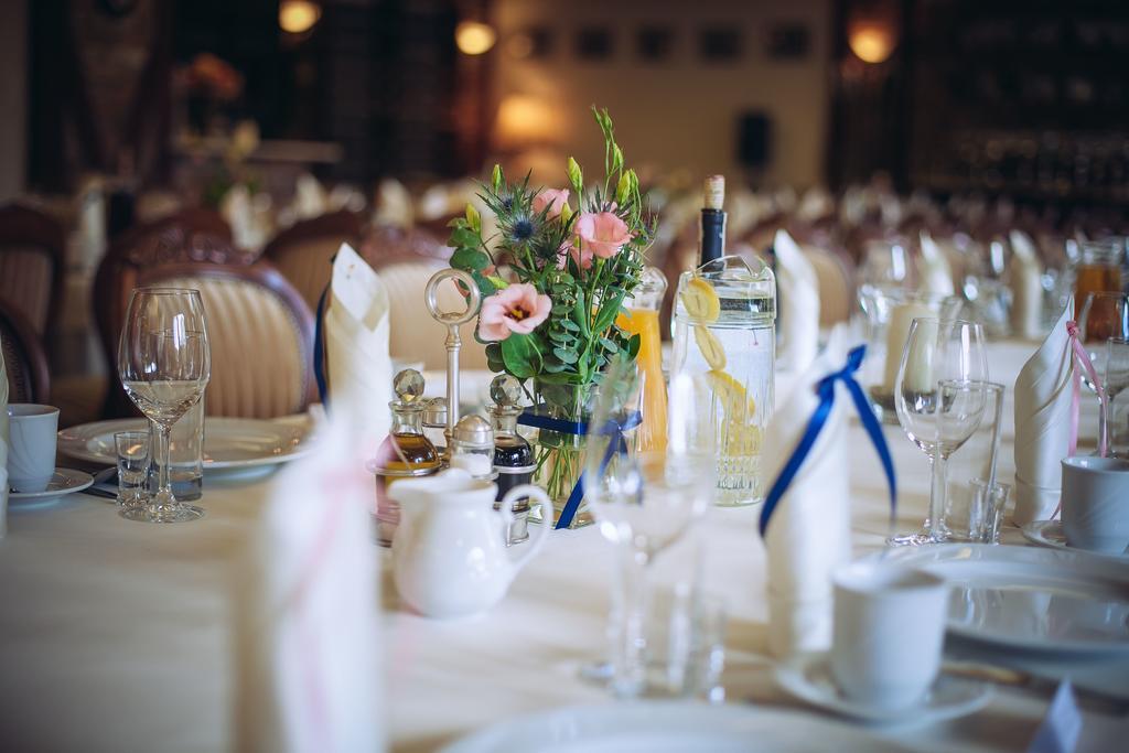 Hubertus Aparthotel & Restaurant & Horse Club Starogard Gdanski Bilik gambar
