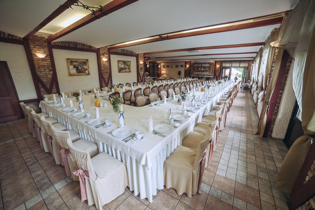 Hubertus Aparthotel & Restaurant & Horse Club Starogard Gdanski Luaran gambar