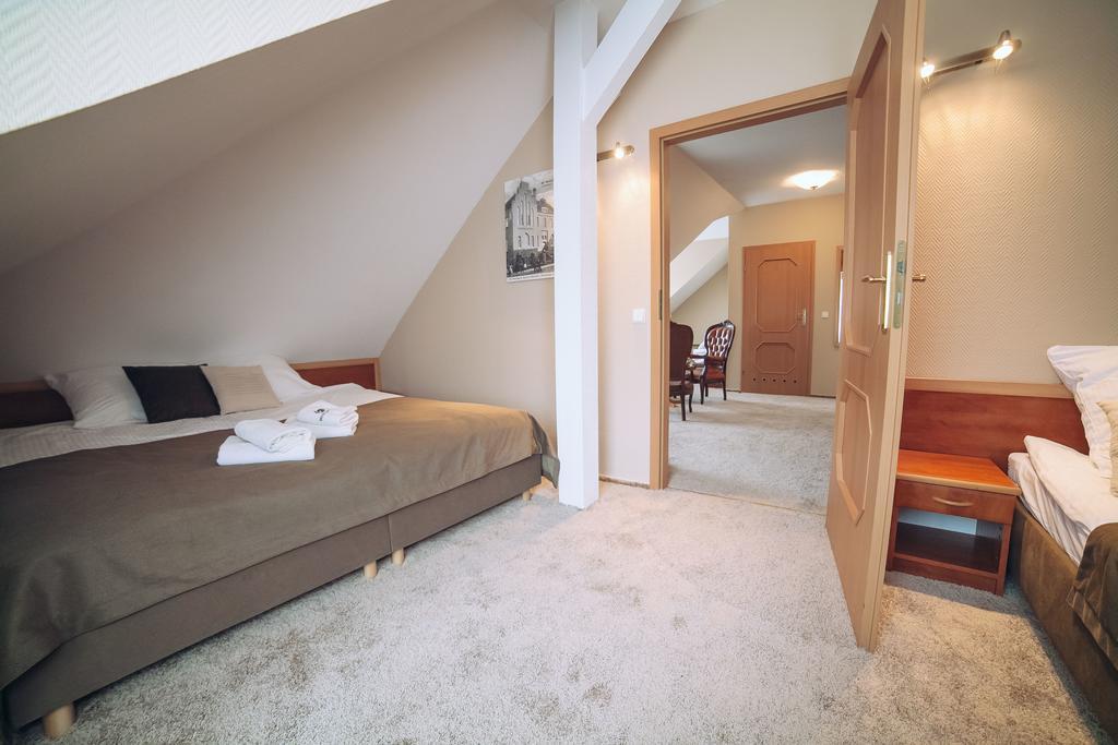 Hubertus Aparthotel & Restaurant & Horse Club Starogard Gdanski Bilik gambar