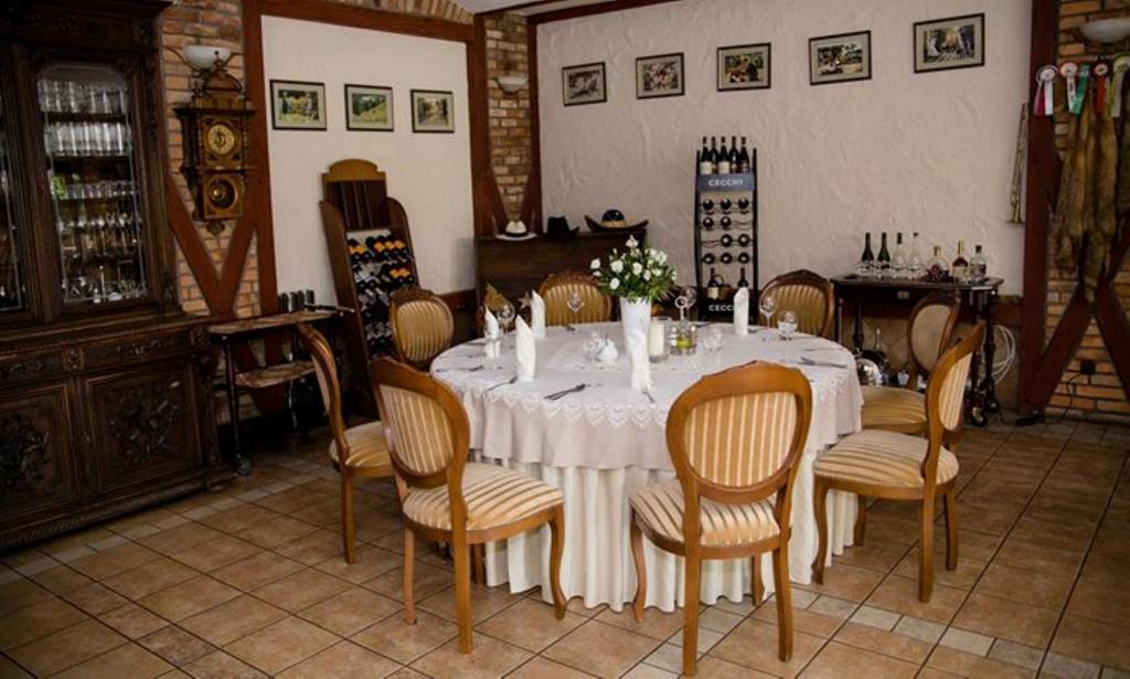 Hubertus Aparthotel & Restaurant & Horse Club Starogard Gdanski Luaran gambar