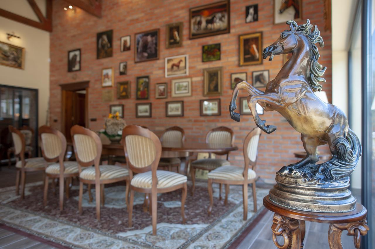 Hubertus Aparthotel & Restaurant & Horse Club Starogard Gdanski Luaran gambar