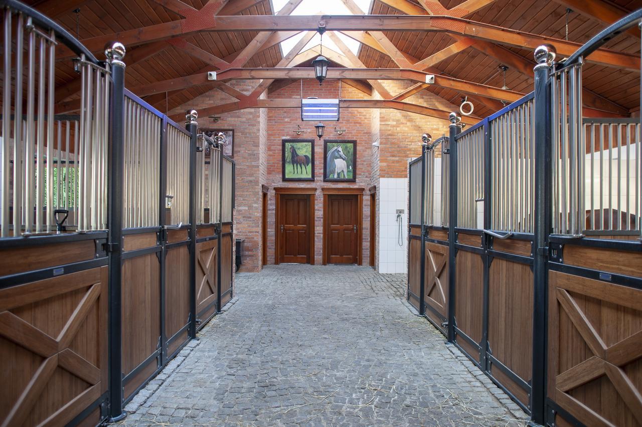 Hubertus Aparthotel & Restaurant & Horse Club Starogard Gdanski Luaran gambar