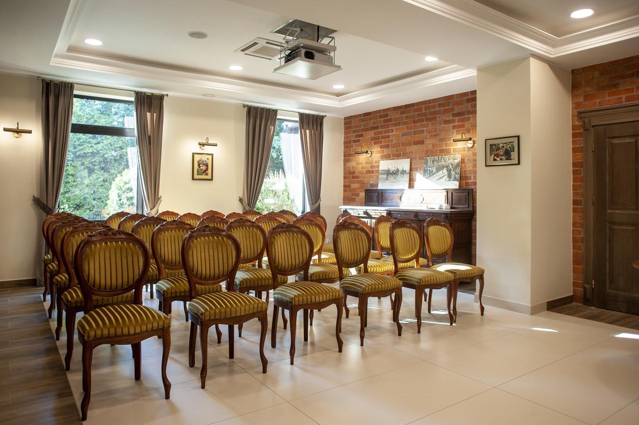 Hubertus Aparthotel & Restaurant & Horse Club Starogard Gdanski Luaran gambar