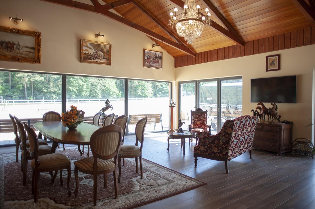 Hubertus Aparthotel & Restaurant & Horse Club Starogard Gdanski Luaran gambar