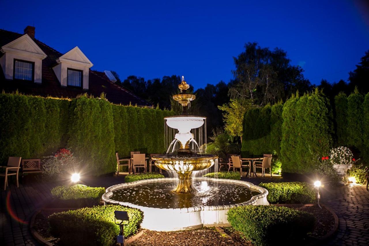 Hubertus Aparthotel & Restaurant & Horse Club Starogard Gdanski Luaran gambar